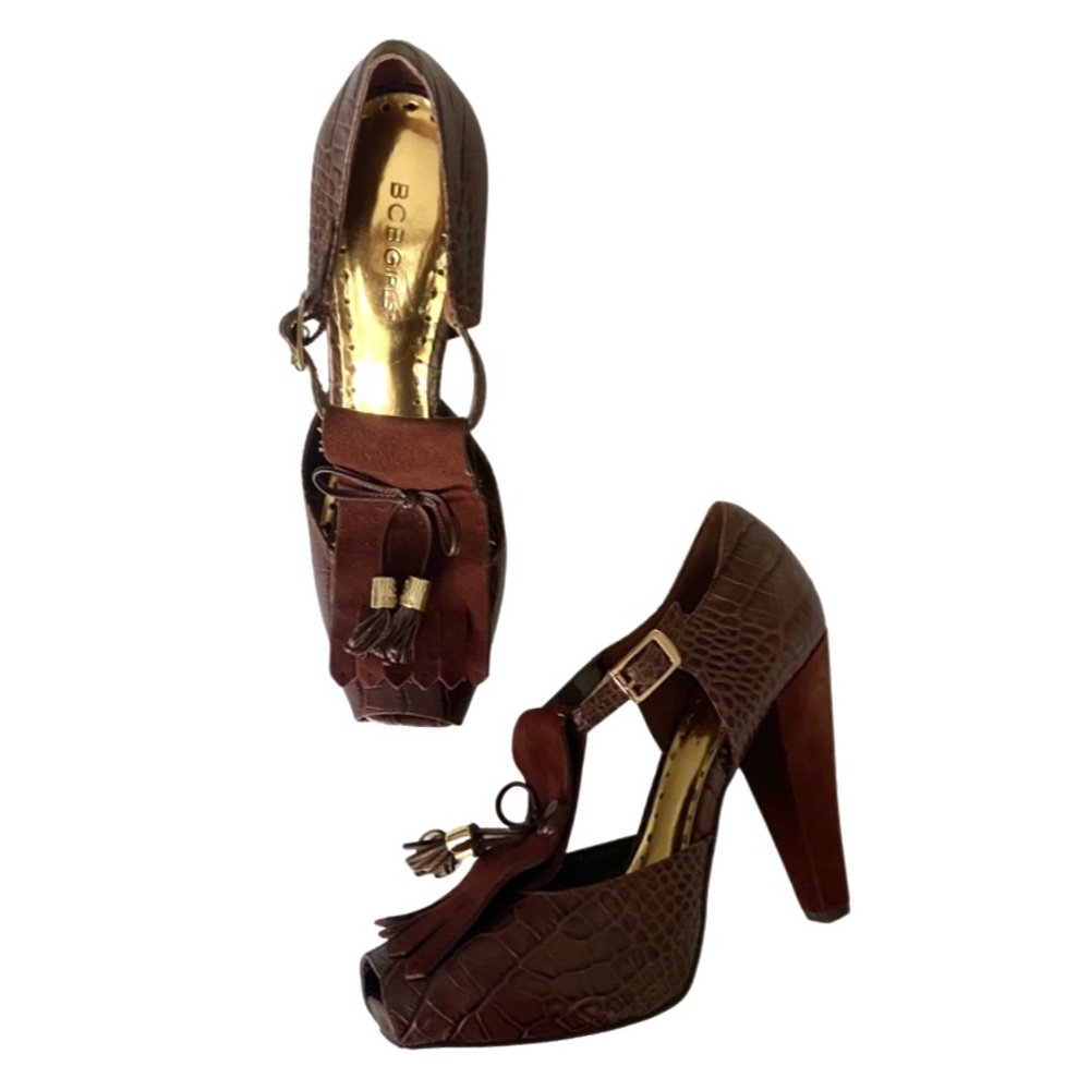 Vintage BCBG | Y2K Embossed Croc Platform Peep-Toe Heels